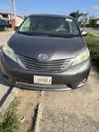 2014 Toyota Sienna XLE Minivan Mai Zama 8 (Lamar)'a - 5