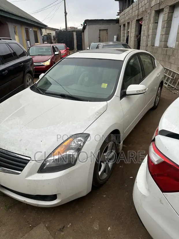Nissan Altima 3.5 SE 2007 White - 1