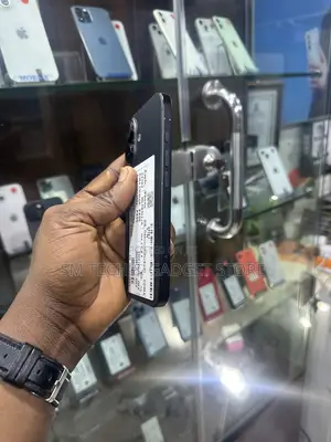 Apple iPhone 16 128GB Black (UK Used)