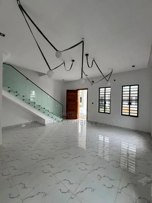 4 Bedroom Terrace Duplex da BQ don Siyarwa a Lekki - 1