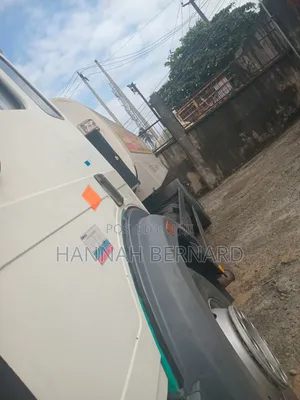 Mercedes-Benz 11000L Water Tank Truck