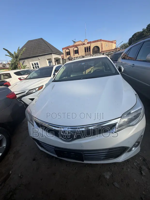 2013 Toyota Avalon White - 1