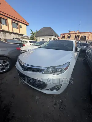 2013 Toyota Avalon White