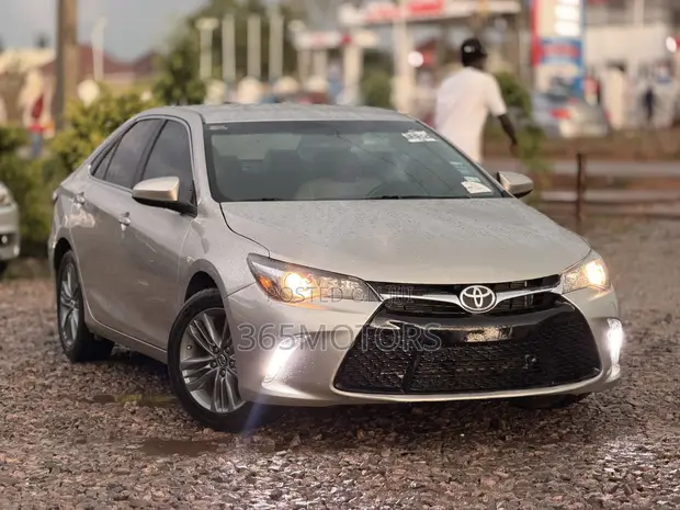 Toyota Camry SE Sedan 2016 - 1