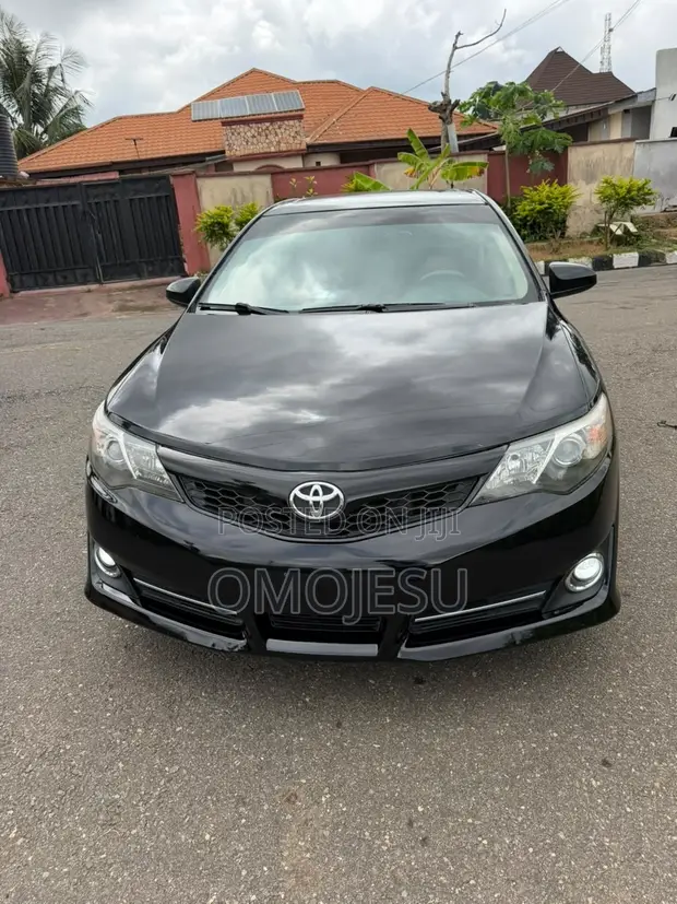 2013 Toyota Camry XLE V6 Sedan - Na Najeriya Aka Yi Amfani Da Shi - 1