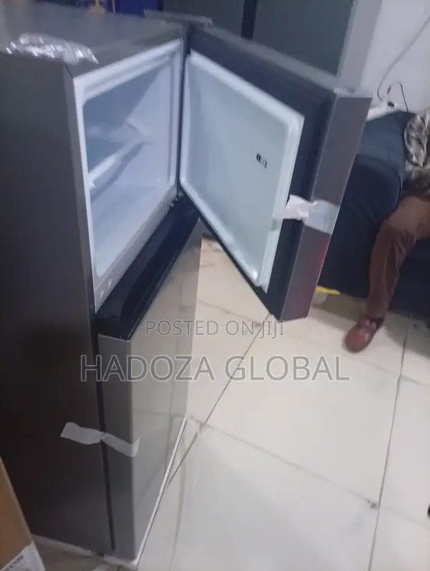 Hisense 172DR Silver Top Freezer Refrigerator - 1