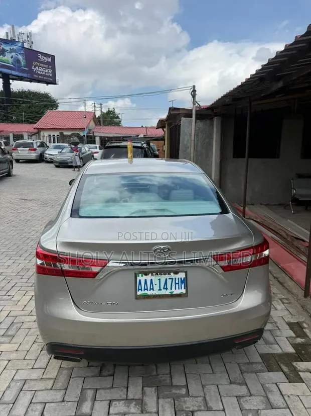 Toyota Avalon XLE 2013 Zinariya - 1