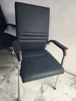 Babban Kursiyin Ofis na Baƙi Mai Inganci - 1