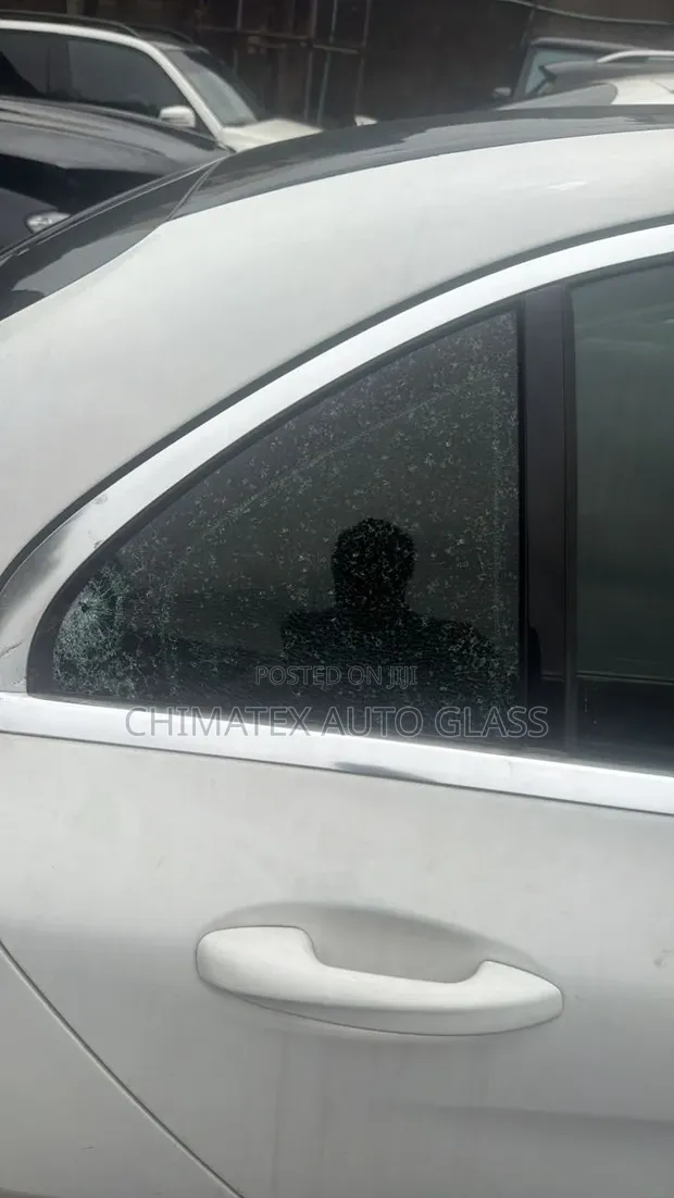 2016 Mercedes-Benz C300 Rear Door Vent Glass - 1
