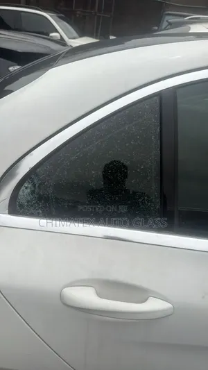 2016 Mercedes-Benz C300 Rear Door Vent Glass