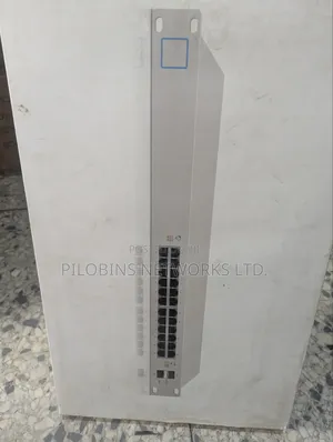 Ubiquiti UniFi Switch 24-Port Gigabit PoE Mai Gudanarwa