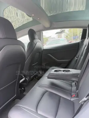 Tesla Model 3 2023 Fari