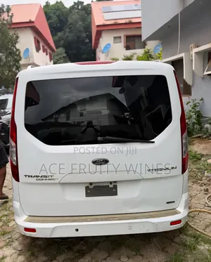 Ford Transit Connect Titanium Bus 2018