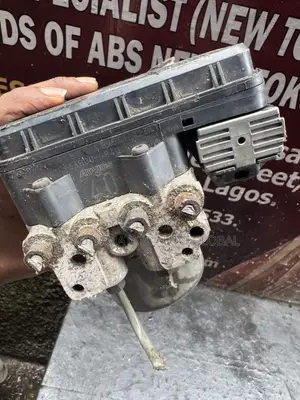 Toyota RAV4 2011 ABS Pump Module - Gaskiya An Gwada