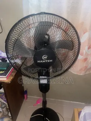 Fan Mai Sakeyi Tare da Hasken Rana