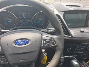 Ford Escape 2017 Fari SUV