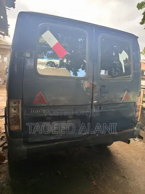 Ford Transit 2000 Bus - Blue