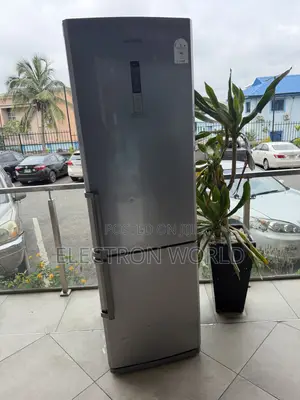 Samsung UK Amfani Da Firij Mai Tsaye