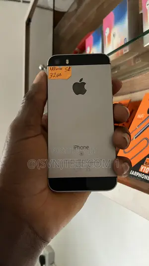 Apple iPhone SE 32GB Baki (Amfani da UK)