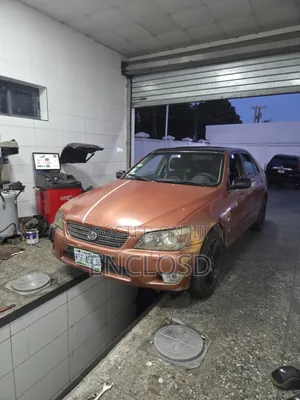 Lexus IS 2003 Orange