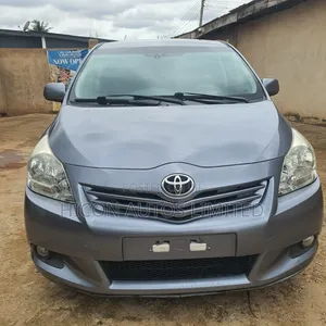 Toyota Verso 1.8 Gray na 2009