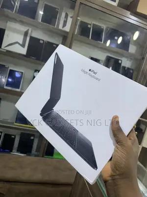 Apple Magic Keyboard na 13-inch iPad Pro M4