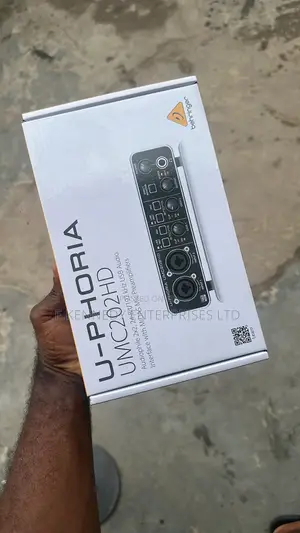 Behringer U-Phoria UMC202HD Audio Interface