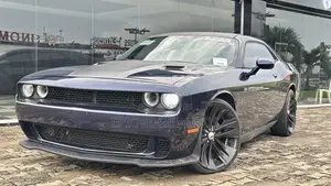 Dodge Challenger SXT Coupe na 2014