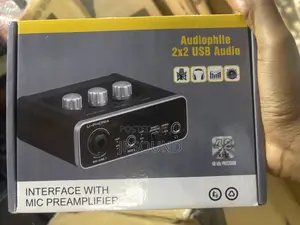 Behringer U-Phoria UM2 Soundcard