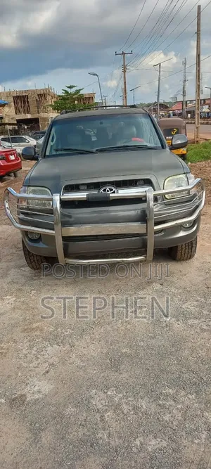 Toyota Sequoia 2005 Grey