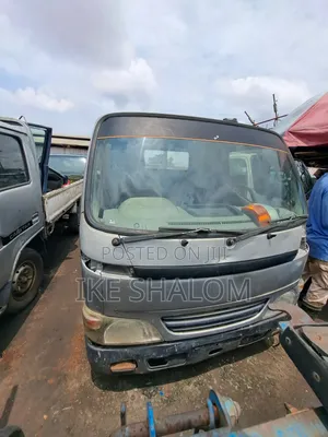 Nissan Cabstar 2009 Mai Amfani Da Shi A Kasashen Waje, Launin Azurfa