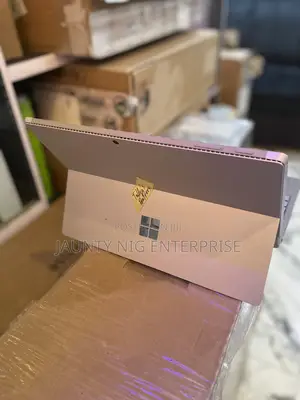 Microsoft Surface Pro 4 16GB RAM, Intel Core i7, 256GB SSD