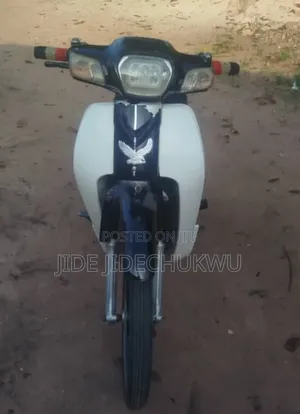 Honda CB 2024 Shuɗi