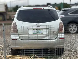 Toyota Corolla Verso 2007 Launinsa Azurfa