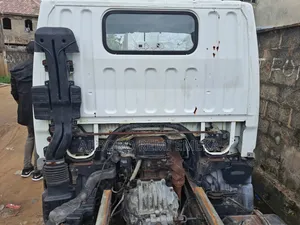 Mitsubishi Canter Babbar Motar Daukar kaya