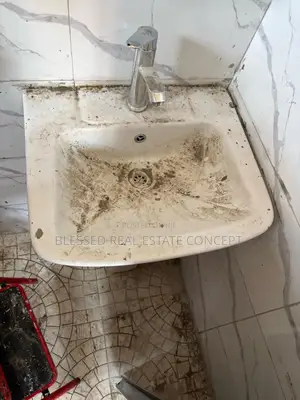 Post Construction Deep Cleaning by Béni Royal Hands