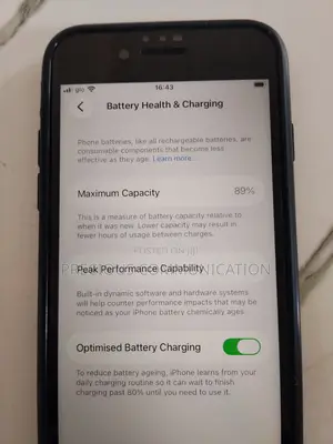 Apple iPhone SE (2022) 128GB Baki