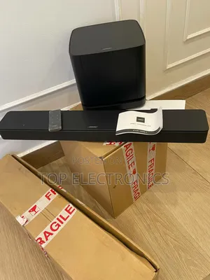 Bose Smart Soundbar 300 tare da Bass Module 500 (Open Box)