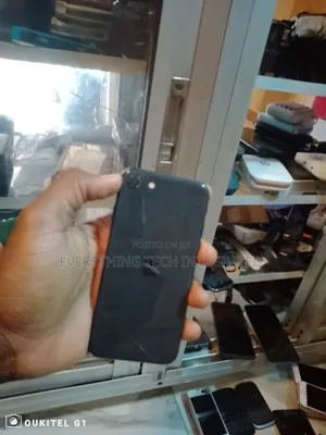 Apple iPhone SE (2020) 64GB Baki