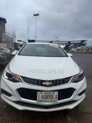 2017 Chevrolet Cruze LT Hatchback Mai Gudun Kai Farar Fata