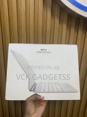 Apple Magic Keyboard 11-inch (M4)