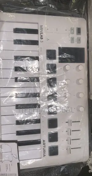 Arturia Minilab 3 MIDI Keyboard & SMC Mixer