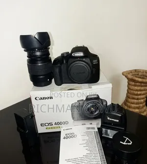 Kyamaran Canon EOS 4000D DSLR tare da 18-55mm Lens