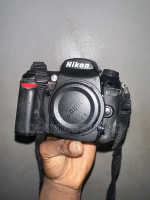 Nikon D7000 with 18-105mm and Prime Lens