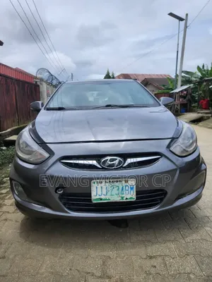 Hyundai Accent GS Hatchback na 2013