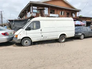 Ford Transit 2005 Fari