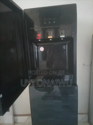 Maxi Ruwan Zafi da Sanyi Dispenser