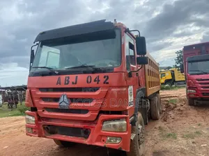 Sayar da Howo 10-Tyre Trucks 30 da ba a yi amfani da su sosai ba