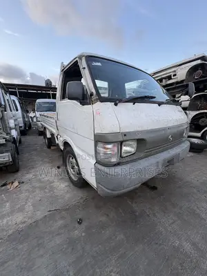 Mazda Bongo Truck 2005 Fari
