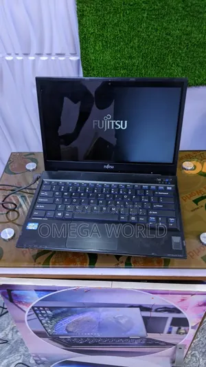 Fujitsu Lifebook SH792 Laptop - 8GB RAM, Intel Core i7, 320GB HDD